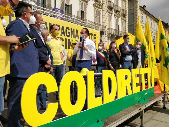 Stop speculazioni sui prezzi, agricoltori cuneesi in piazza a Torino