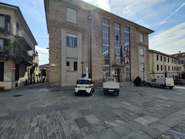 Canale inaugura il Palaroero, lavori per un centro medico nell’ex pretura Canale inaugura il Palaroero, lavori per un centro medico nell’ex pretura