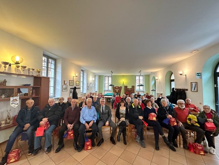 Alba ringrazia e festeggia i "nonni civici"