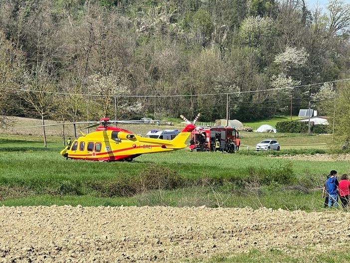 Auto contro una moto a Vezza d'Alba, muore Roberta Frattasi, 41enne di Monteu Roero