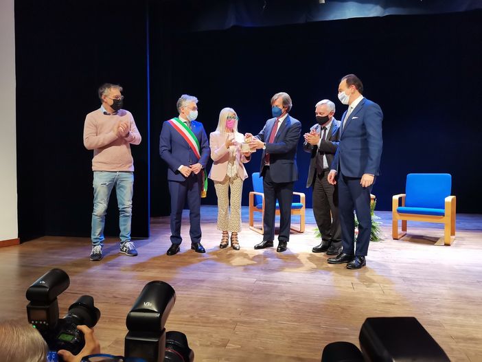 L'emozionante consegna del tartufo dell'anno a Carlo Messina. I momenti e le interviste