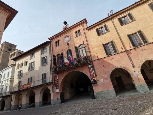 Bagarre in Consiglio comunale ad Alba