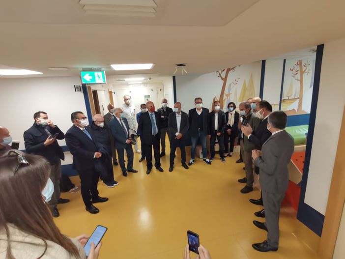 Giornata importante per il reparto di pediatria: presentati i due nuovi macchinari per i bambini asmatici Giornata importante per il reparto di pediatria: presentati i due nuovi macchinari per i bambini asmatici