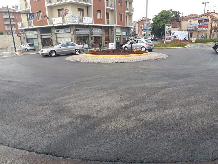 Nuovi lavori di asfaltatura in via Cuneo a Bra (immagine di repertorio, foto Luciano Messa) Nuovi lavori di asfaltatura in via Cuneo a Bra (immagine di repertorio, foto Luciano Messa)