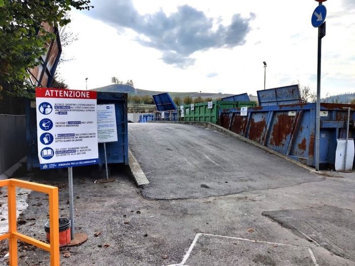 Uno dei numerosi centri di raccolta che Str gestisce sul territorio di Langhe e Roero