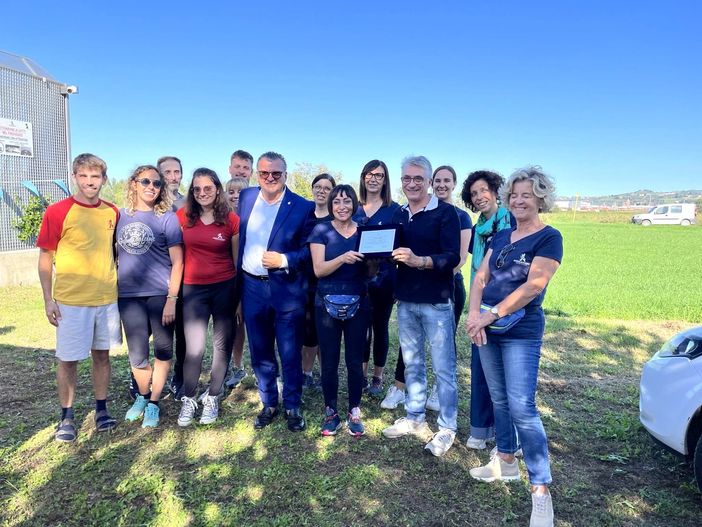 Vent'anni di cura e passione: "Amici di Zampa" celebra un importante traguardo ad Alba Vent'anni di cura e passione: "Amici di Zampa" celebra un importante traguardo ad Alba