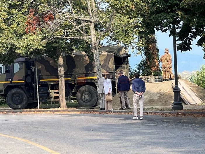Al momento inaccessibile un'area di circa 200 metri in corso Kennedy