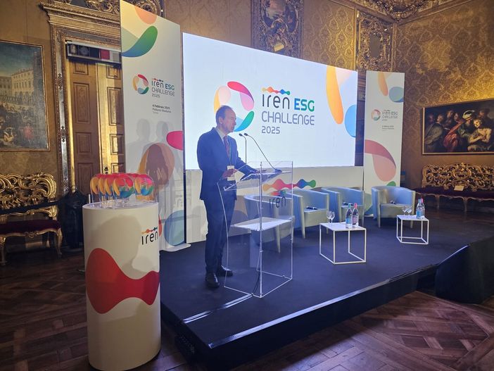 Il presidente esecutivo di Iren, Luca Dal Fabbro, durante l’ESG Challenge Iren 2025 Il presidente esecutivo di Iren, Luca Dal Fabbro, durante l’ESG Challenge Iren 2025