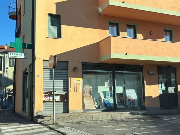 Mondovì, armati di flessibile danno l’assalto a due farmacie. Un bandito inseguito e fermato dai Carabinieri Mondovì, armati di flessibile danno l’assalto a due farmacie. Un bandito inseguito e fermato dai Carabinieri