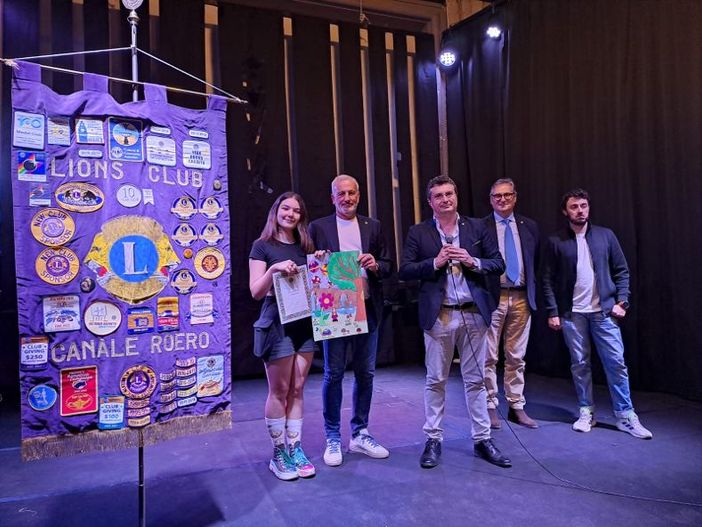 la premiazione del concorso "Un poster per la pace"