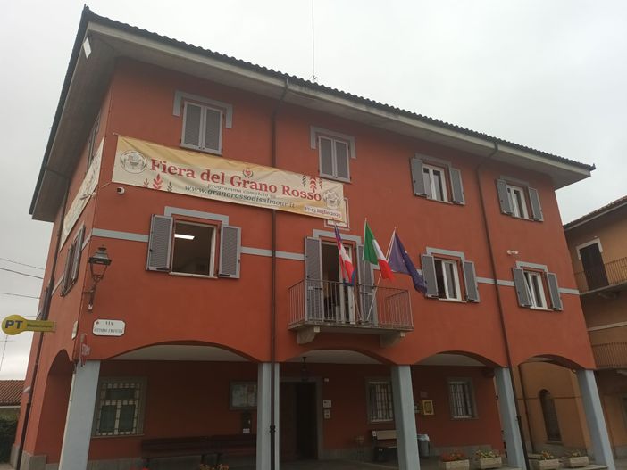 Le nuove telecamere installate di fronte al Municipio di Salmour