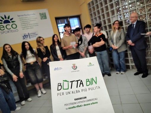 Sacchetti codificati ad Alba: il 70% delle utenze ha già ritirato il kit: “Riduzione del 12% a giugno  dei rifiuti indifferenziati”