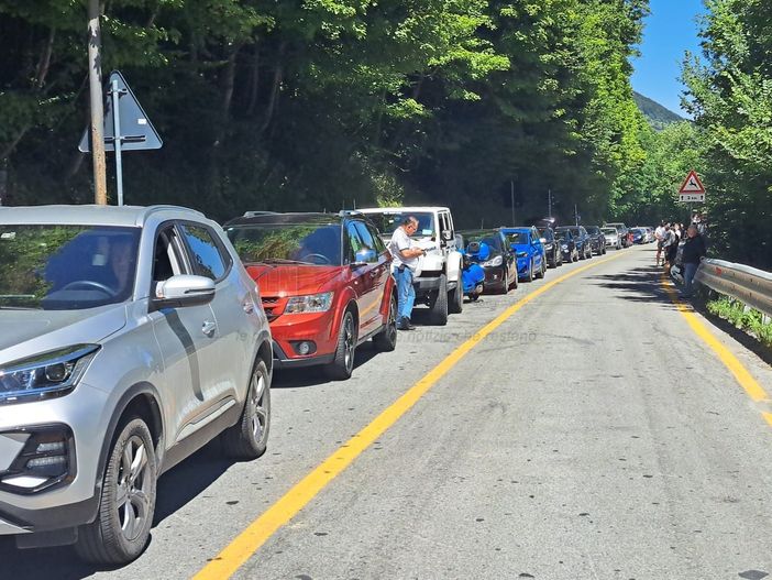 L'attesa delle auto al Tunnel di Tenda L'attesa delle auto al Tunnel di Tenda