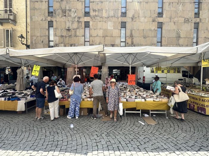 Cuneo, il martedì del ritorno: folla di francesi al mercato grazie alla riapertura del Tenda