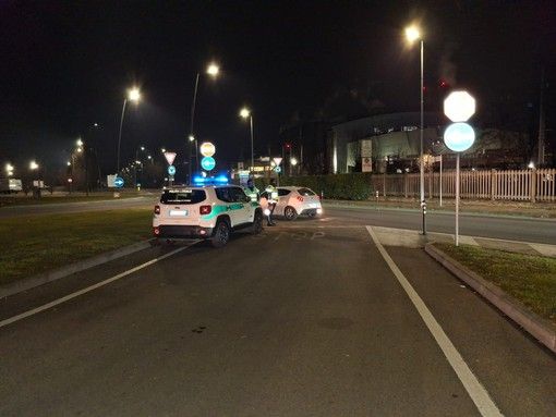 Controlli in stazione, sulla strada e nei quartieri ad Alba: la Municipale intensifica la vigilanza Controlli in stazione, sulla strada e nei quartieri ad Alba: la Municipale intensifica la vigilanza