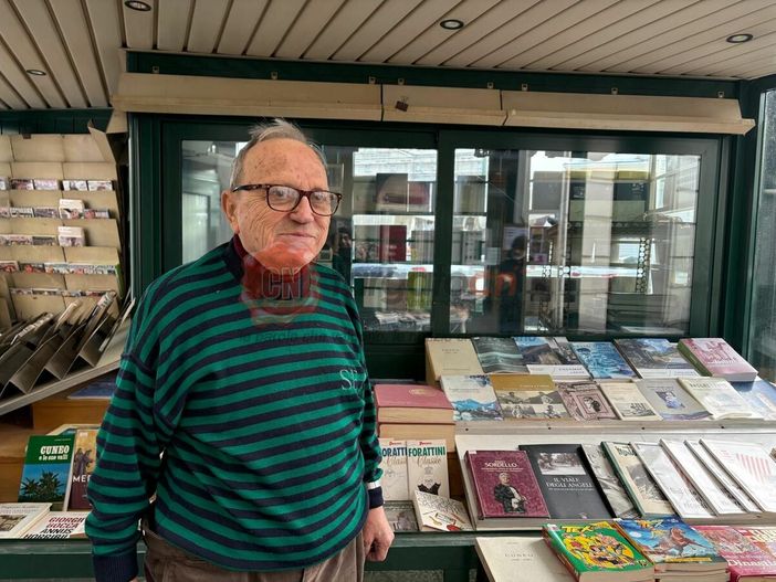 Un ufficio turistico nell'edicola di piazza Galimberti? Il proprietario: "Pronto a regalare il chiosco alla città"