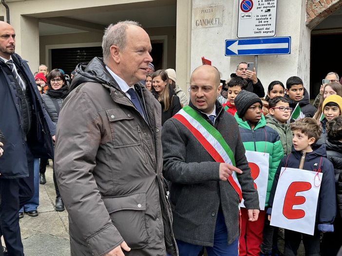 L'arrivo in città di Alberto di Monaco e l'incontro al Teatro Marenco