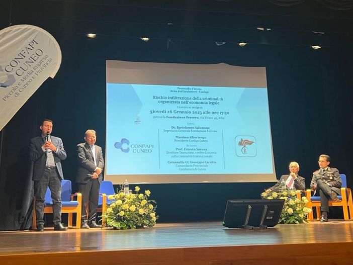 Alcuni momenti dell'incontro tenuto in Fondazione Ferrero ad Alba