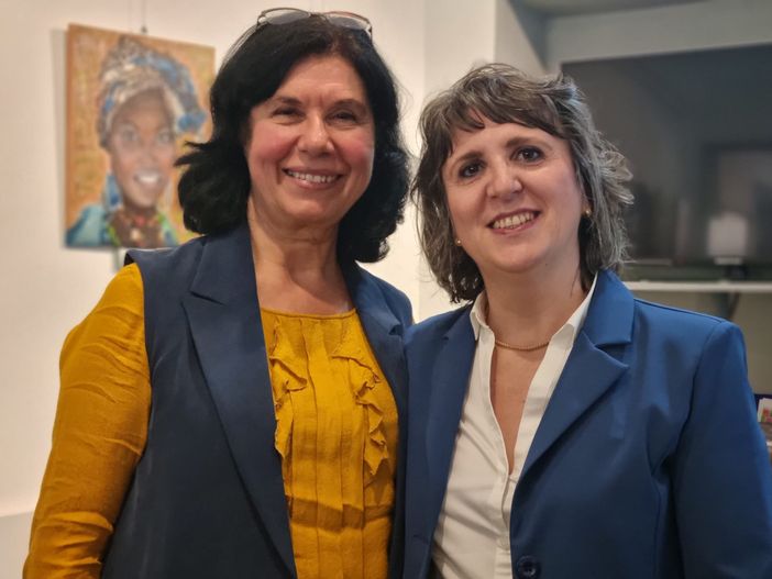 Agata Comandè (a sx) presidente di BrArte, con Silvia Gullino