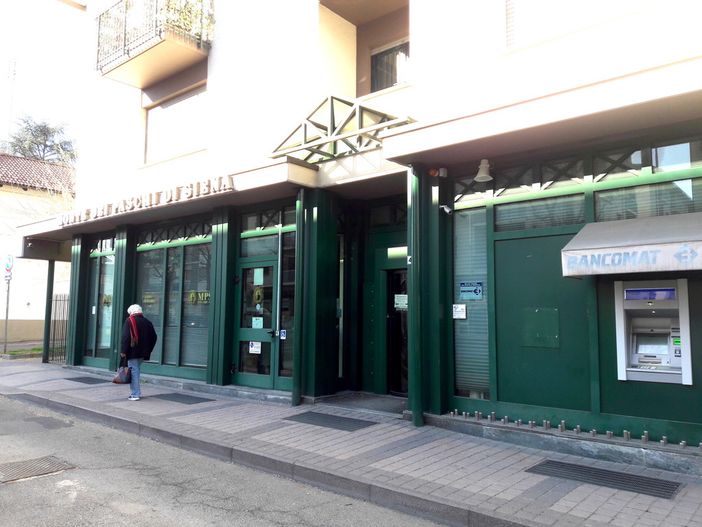 Lo sportello albese del Monte di Paschi di Siena, al civico 42 di corso Langhe