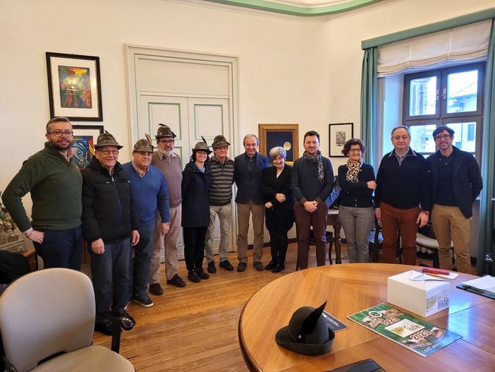 La rappresentanza del locale gruppo Ana ricevuta dalla Giunta questa mattina in Municipio La rappresentanza del locale gruppo Ana ricevuta dalla Giunta questa mattina in Municipio