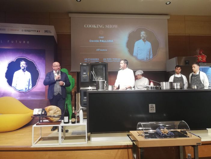 Davide Palluda ha proposto uno show cooking incentrato sui sapori autentici e genuini del Prosciutto Crudo di Cuneo Dop