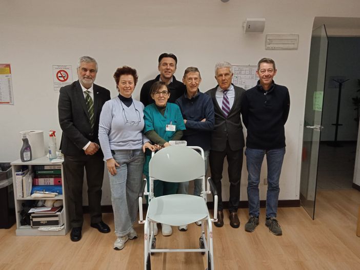 Carrù, una sedia pesa-persona donata alla Casa di Riposo "Garneri"