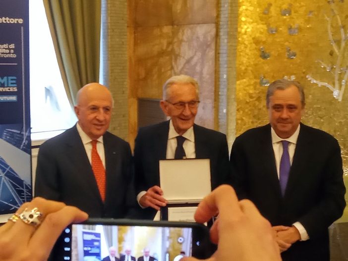 Banca Finanza, edizione da manuale sotto l'ombrellone sulla Giornata degli oscar