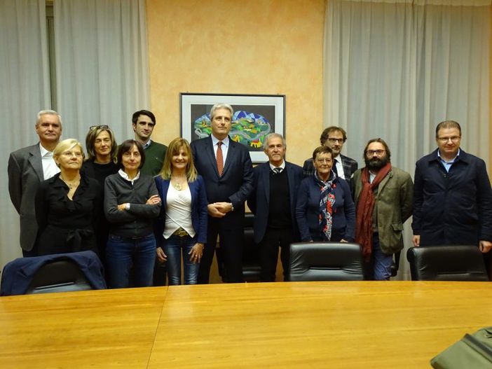 La foto è l'ultima ufficiale del Consiglio Provinciale, anche se oggi Milva Rinaudo e Laura Porracchia non ne fanno più parte La foto è l'ultima ufficiale del Consiglio Provinciale, anche se oggi Milva Rinaudo e Laura Porracchia non ne fanno più parte
