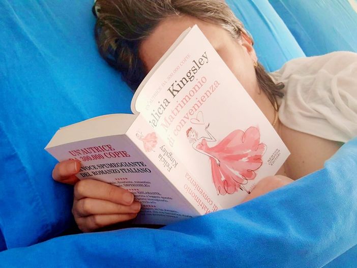 23 aprile Giornata mondiale del libro: ecco perché leggere fa bene soprattutto alla sera