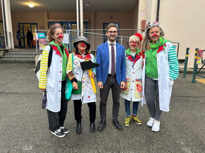 Alba: il sindaco Gatto alla Settimana del Piedibus Alba: il sindaco Gatto alla Settimana del Piedibus