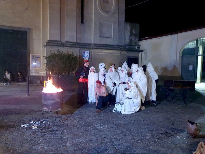 Antica tradizione, la sepoltura del Carlevé