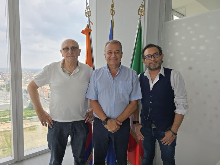 L'assessore Paolo Bongioanni in mezzo al Commissario alla Psa per il Piemonte Giorgio Sapino, e l’esperto venatorio Alessio Abbinante L'assessore Paolo Bongioanni in mezzo al Commissario alla Psa per il Piemonte Giorgio Sapino, e l’esperto venatorio Alessio Abbinante