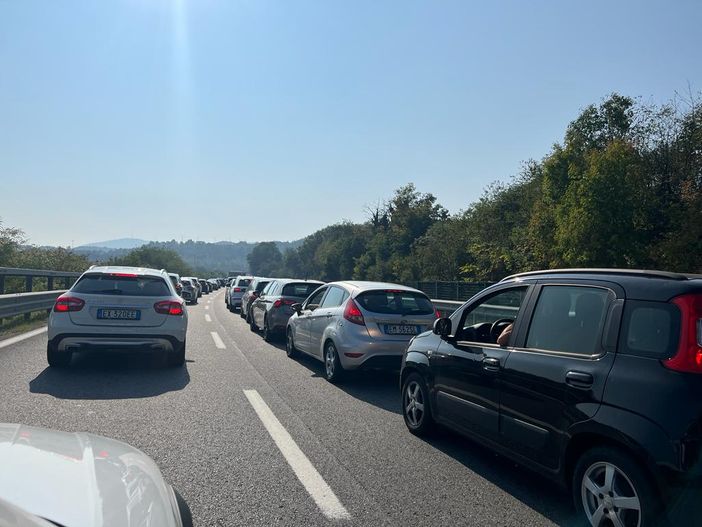 Incubo code pasquali? Forse no: tra Altare e Savona due corsie nella direzione di traffico prevalente