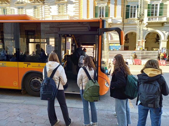 Trasporto pubblico, per il "bonus under 26" la Regione guarda a fine 2025