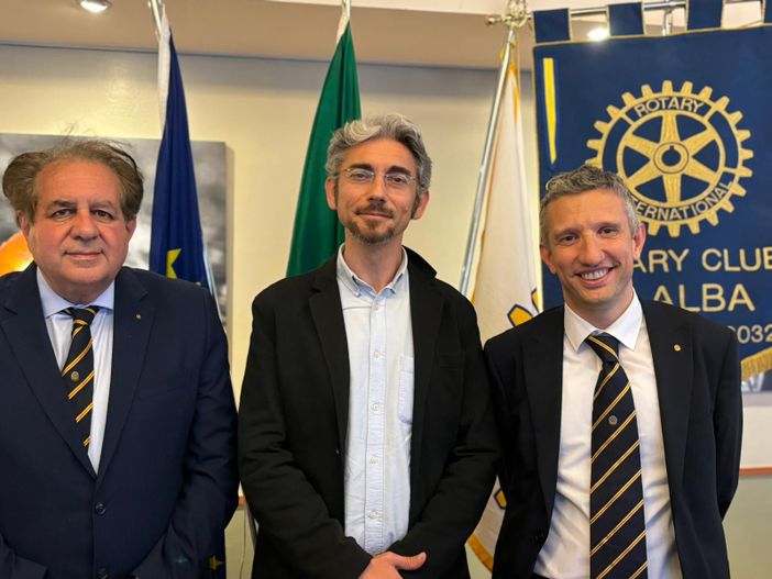 Una conviviale del Rotary di Alba all’insegna degli antenati con il dottor Cristian Bonomi, genealogista