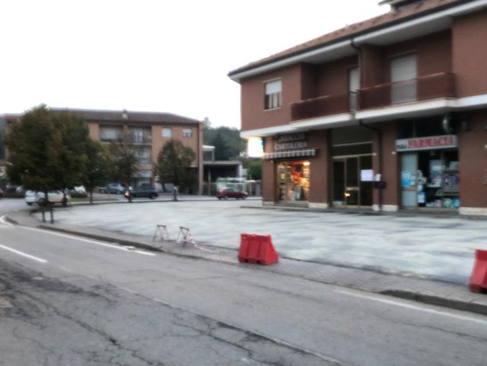 Nella foto il fondo appena sistemato nel parcheggio tra corso Canale e strada Guarene