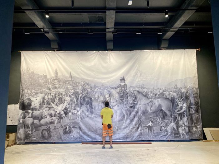 Ottenuto il trasferimento dell'opera, l’Amministrazione ha deciso di sistemarla in modo definitivo nei locali dell’ex cappella interna alla Castiglia