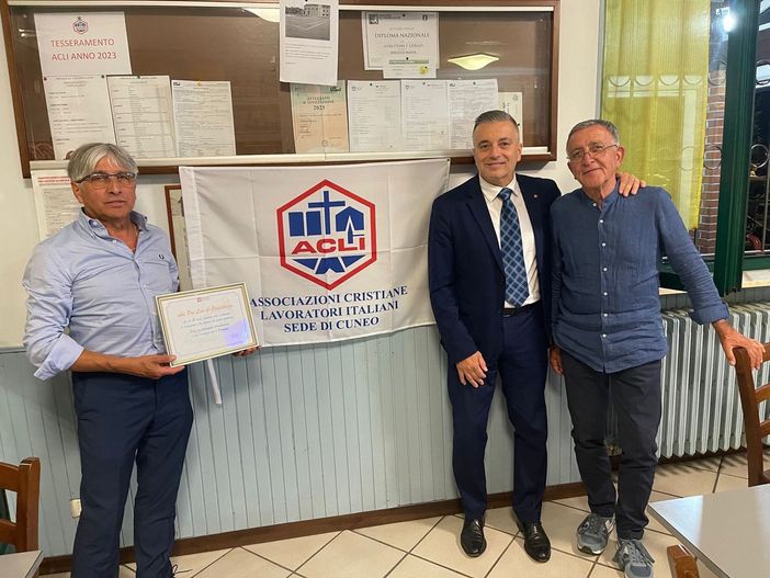 Il momento della consegna delle targhe Il momento della consegna delle targhe