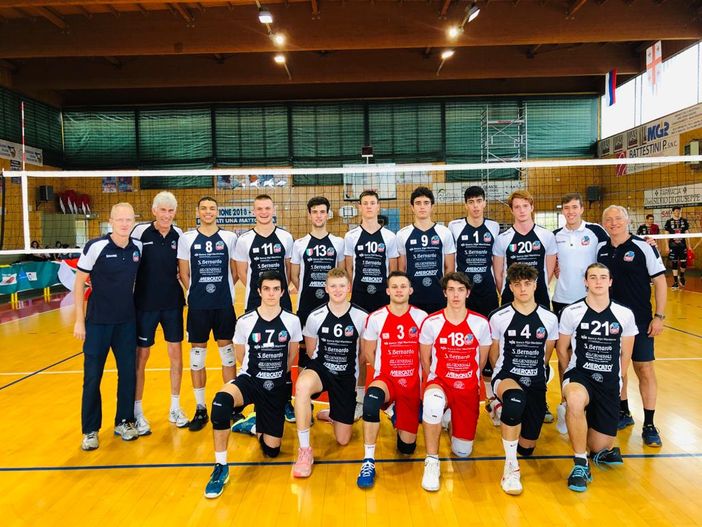 La squadra Under 19 del Cuneo Volley