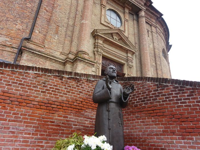 Bra, i Fratini hanno ricordato S. Padre Pio, simbolo di cristianità dei nostri giorni