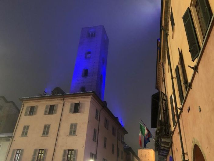 “Giornata internazionale delle persone con disabilità”  Le torri di Alba si illuminano di blu