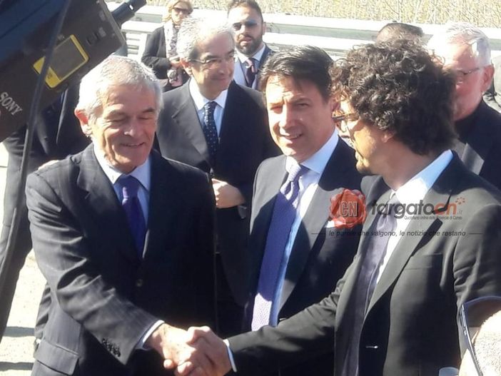 Conte e l'allora ministro Toninelli, durante il sopralluogo del marzo 2019 sul troncone di Cherasco