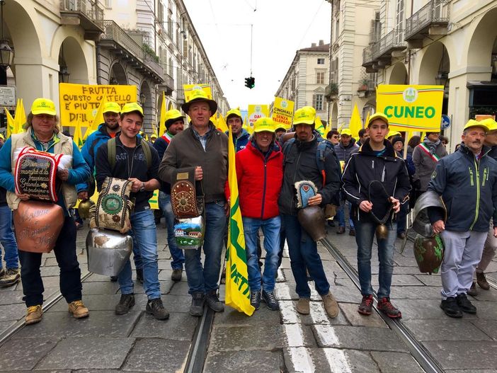 Quattromila agricoltori dalla Granda in piazza a Torino al grido di “Bôgia Piemunt: il tuo futuro siamo noi!”