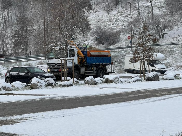 La Granda si risveglia sotto la neve a Santa Lucia