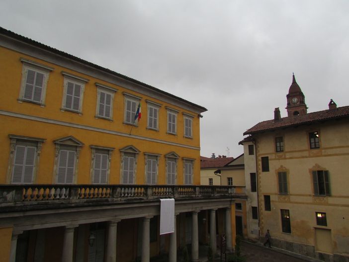 Bra, Palazzo Garrone in bianco per la lotta al tumore al polmone