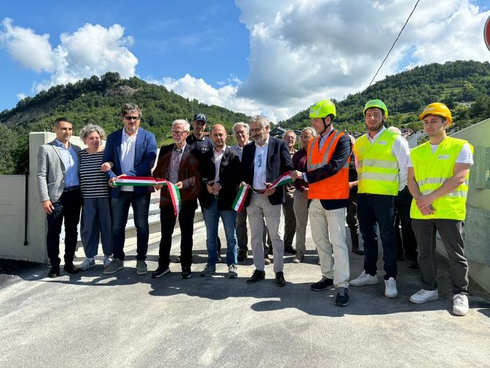 Terminati i lavori in sei mesi: riaperto il cavalcaferrovia di strada del Villarello a Ceva