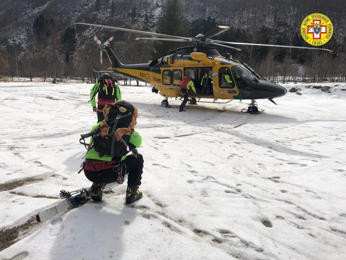 Riprese le operazioni di recupero del velivolo decollato da Levaldigi, precipitato sul ghiacciaio sopra Groscavallo