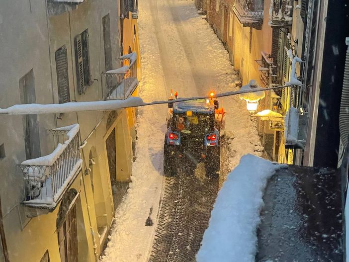 Neve in tutta la Granda, chiuso il Colle della Maddalena, diversi interventi per caduta alberi
