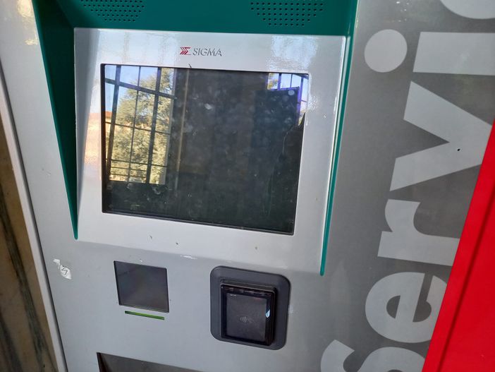 Trenitalia sotto attacco hacker: anche a Cuneo fuori uso biglietterie e postazioni self service